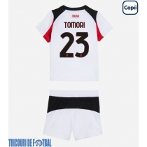 Echipament fotbal AC Milan Fikayo Tomori #23 Tricou Deplasare 2025-26 pentru copii maneca scurta (+ Pantaloni scurti)