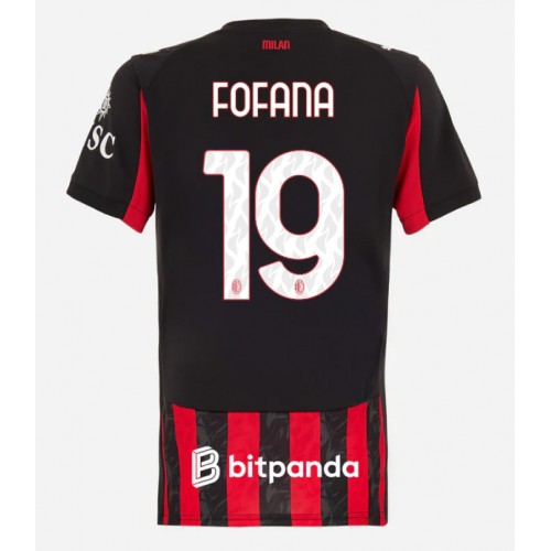 Echipament fotbal AC Milan Youssouf Fofana #19 Tricou Acasa 2025-26 pentru femei maneca scurta Echipament fotbal AC Milan Youssouf Fofana #19 Tricou Acasa 2025-26 pentru femei maneca scurta