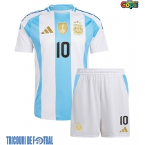 Echipament fotbal Argentina Lionel Messi #10 Tricou Acasa Copa America 2024 pentru copii maneca scurta (+ Pantaloni scurti)
