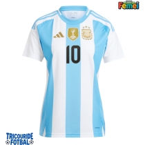 Echipament fotbal Argentina Lionel Messi #10 Tricou Acasa Copa America 2024 pentru femei maneca scurta