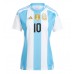 Echipament fotbal Argentina Lionel Messi #10 Tricou Acasa Copa America 2024 pentru femei maneca scurta Echipament fotbal Argentina Lionel Messi #10 Tricou Acasa Copa America 2024 pentru femei maneca scurta