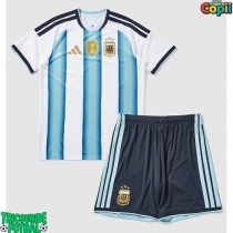 Echipament fotbal Argentina Tricou Acasa Mondial 2026 pentru copii maneca scurta (+ Pantaloni scurti)