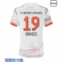 Echipament fotbal Bayern Munich Alphonso Davies #19 Tricou Deplasare 2025-26 pentru femei maneca scurta