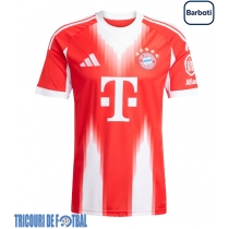 Echipament fotbal Bayern Munich Dayot Upamecano #2 Tricou Acasa 2025-26 maneca scurta
