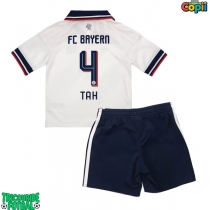 Echipament fotbal Bayern Munich Jonathan Tah #4 Tricou Deplasare 2026-27 pentru copii maneca scurta (+ Pantaloni scurti)
