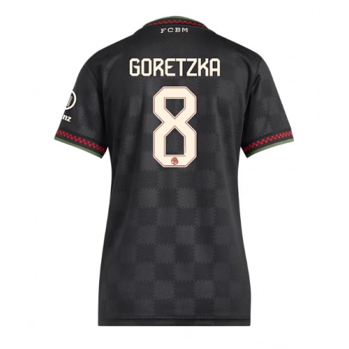 Echipament fotbal Bayern Munich Leon Goretzka #8 Tricou Treilea 2025-26 pentru femei maneca scurta Echipament fotbal Bayern Munich Leon Goretzka #8 Tricou Treilea 2025-26 pentru femei maneca scurta