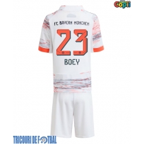 Echipament fotbal Bayern Munich Sacha Boey #23 Tricou Deplasare 2025-26 pentru copii maneca scurta (+ Pantaloni scurti)