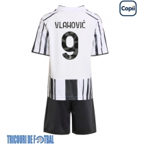 Echipament fotbal Juventus Dusan Vlahovic #9 Tricou Acasa 2025-26 pentru copii maneca scurta (+ Pantaloni scurti)