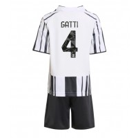 Echipament fotbal Juventus Federico Gatti #4 Tricou Acasa 2025-26 pentru copii maneca scurta (+ Pantaloni scurti)