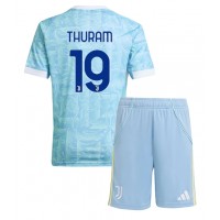 Echipament fotbal Juventus Khephren Thuram #19 Tricou Deplasare 2025-26 pentru copii maneca scurta (+ Pantaloni scurti)