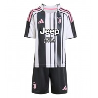 Echipament fotbal Juventus Pierre Kalulu #15 Tricou Acasa 2025-26 pentru copii maneca scurta (+ Pantaloni scurti)