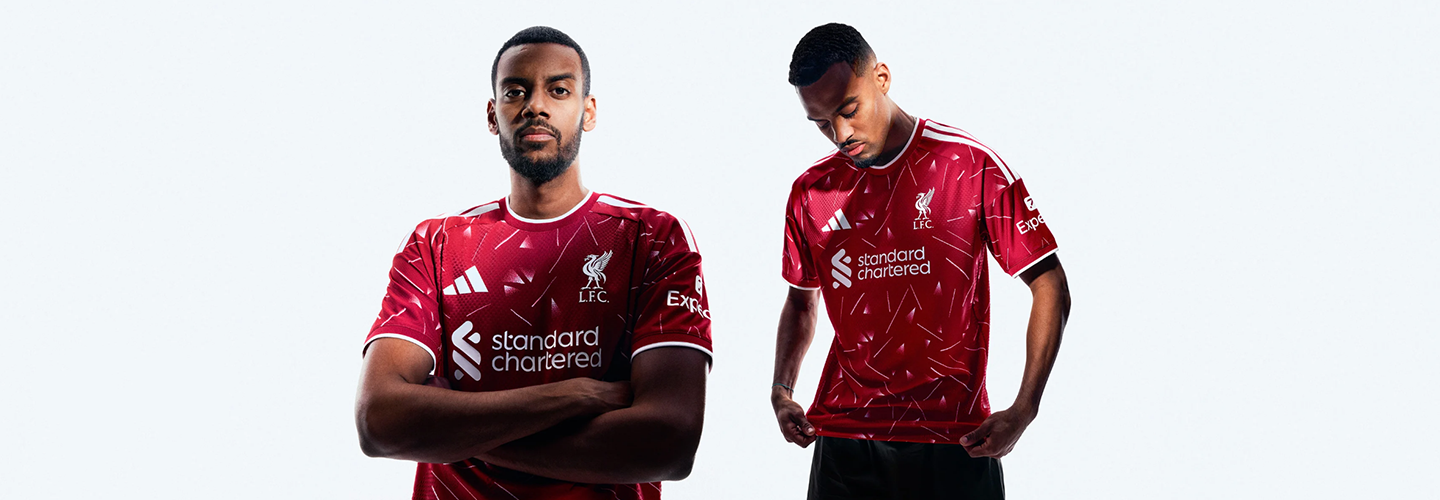 Echipament fotbal Liverpool