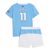 Echipament fotbal Manchester City Jeremy Doku #11 Tricou Acasa 2025-26 pentru copii maneca scurta (+ Pantaloni scurti)