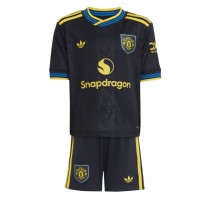 Echipament fotbal Manchester United Harry Maguire #5 Tricou Treilea 2025-26 pentru copii maneca scurta (+ Pantaloni scurti)