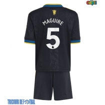 Echipament fotbal Manchester United Harry Maguire #5 Tricou Treilea 2025-26 pentru copii maneca scurta (+ Pantaloni scurti)