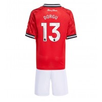 Echipament fotbal Manchester United Patrick Dorgu #13 Tricou Acasa 2025-26 pentru copii maneca scurta (+ Pantaloni scurti)