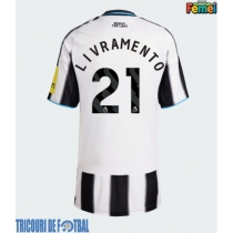 Echipament fotbal Newcastle United Tino Livramento #21 Tricou Acasa 2025-26 pentru femei maneca scurta