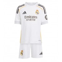 Echipament fotbal Real Madrid Vinicius Junior #7 Tricou Acasa 2025-26 pentru copii maneca scurta (+ Pantaloni scurti)