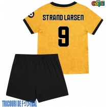 Echipament fotbal Wolves Jorgen Strand Larsen #9 Tricou Acasa 2025-26 pentru copii maneca scurta (+ Pantaloni scurti)